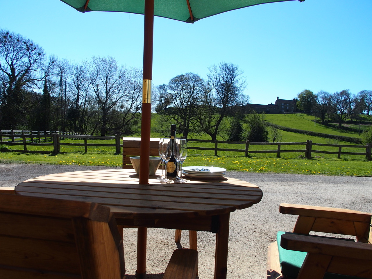 Dine out in style outside Orchard Barn 